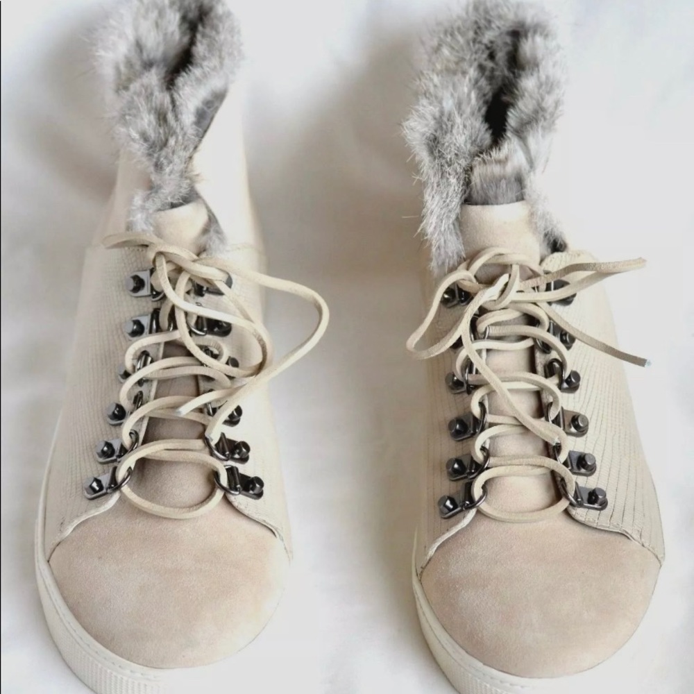 NWB BCBG FurTrim Alabaster Suede/Fur9.5M ORIG$275